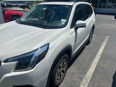 2023 Subaru Forester Premium CVT