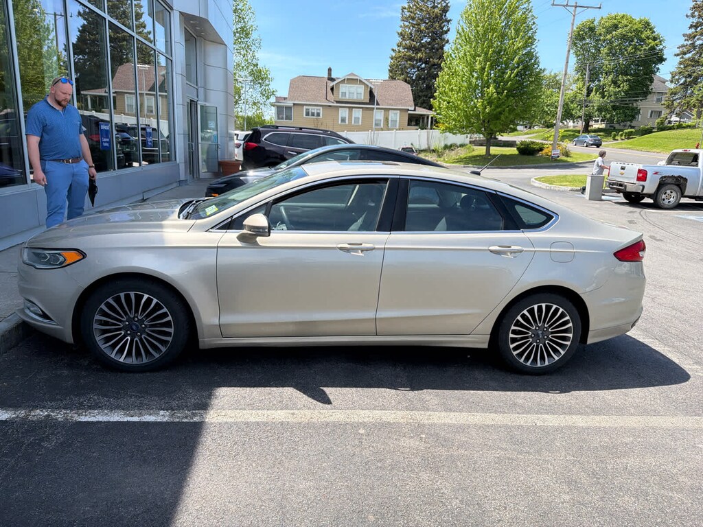 Used 2017 Ford Fusion SE AWD