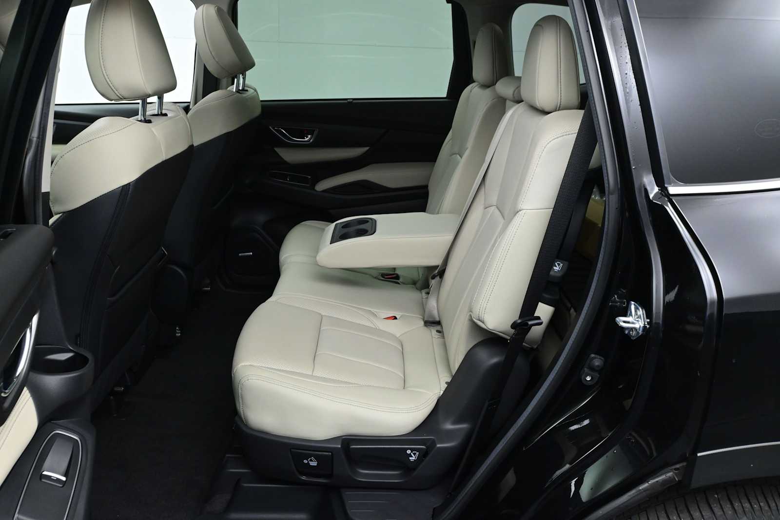 2025 Subaru Ascent Limited - Photo 18