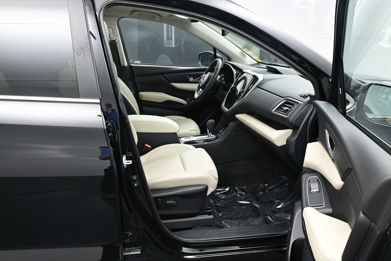 2025 Subaru Ascent Limited - Photo 16