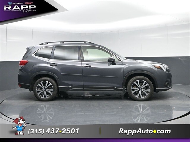 2022 Subaru Forester Limited photo 3