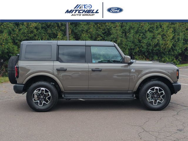 New 2026 Ford Bronco Outer Banks SUV