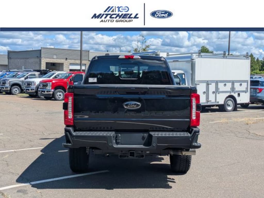 New 2026 Ford F-250 XLT Super Duty Truck Crew Cab