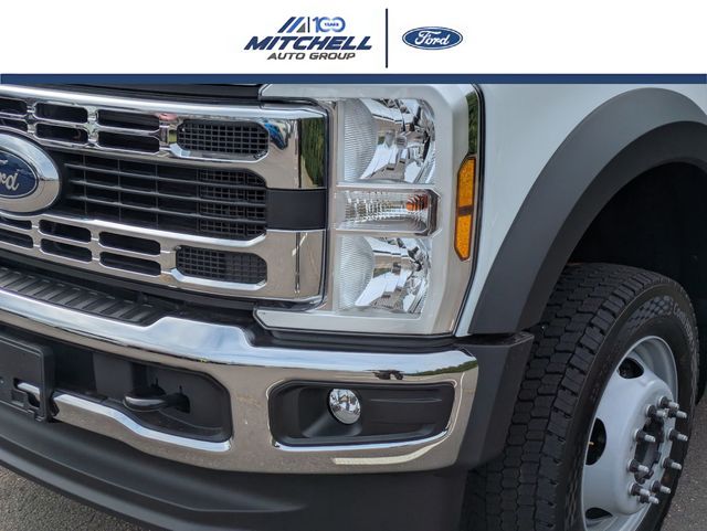 2025 Ford F-550 Super Duty Chassis Cab XL - Photo 9