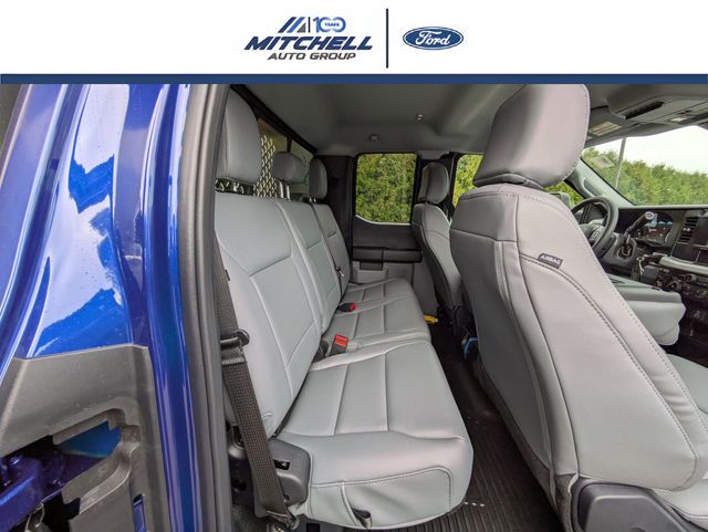 2026 Ford F-350 Super Duty Chassis Cab XL - Photo 29