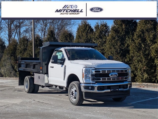 2024 Ford F-350 Chassis Truck Regular Cab 