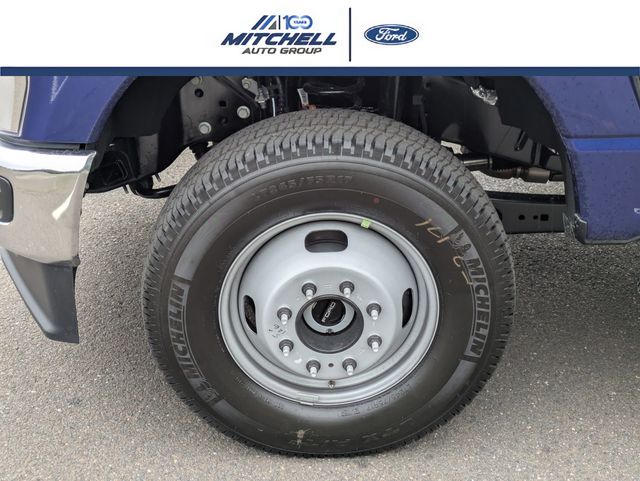 2026 Ford F-350 Super Duty Chassis Cab XL - Photo 10