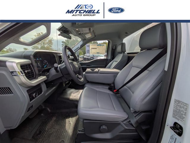 2025 Ford F-550 Super Duty Chassis Cab XL - Photo 22