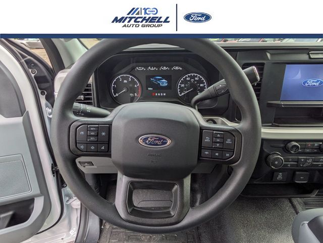 2025 Ford F-550 Super Duty Chassis Cab XL - Photo 14