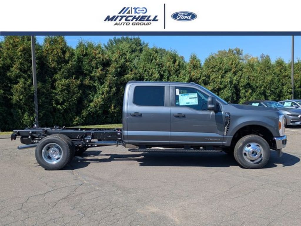 New 2026 Ford F-350 Chassis Cab Truck Crew Cab