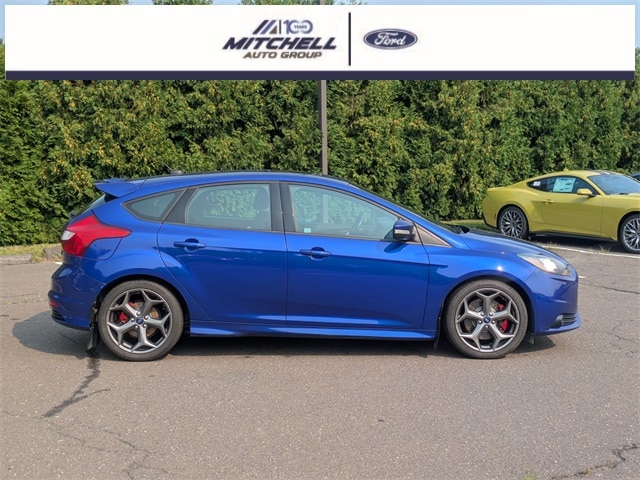 Used 2014 Ford Focus ST with VIN 1FADP3L94EL220990 for sale in Windsor, CT