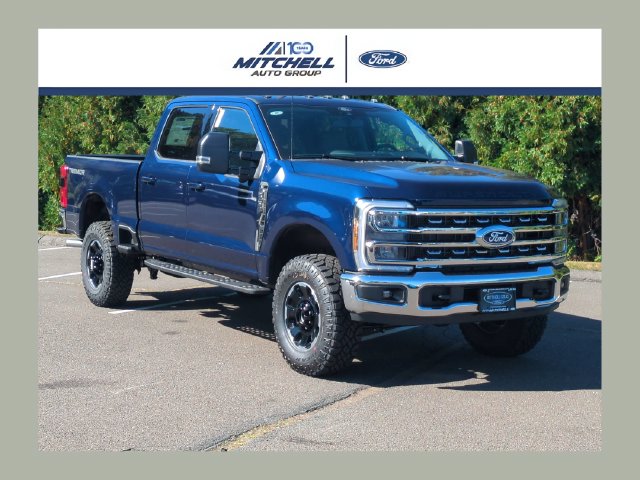 2027 Ford F-350 XLT Super Duty Truck Crew Cab