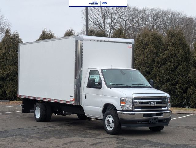 2026 Ford E-Series Cutaway Base