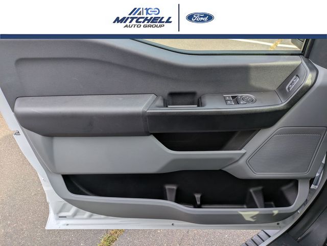 2025 Ford F-550 Super Duty Chassis Cab XL - Photo 11