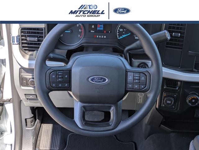 2026 Ford F-350 Super Duty XL - Photo 14