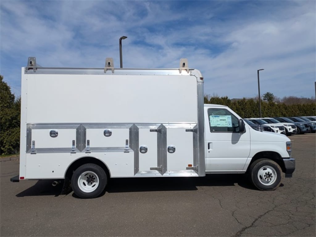 New 2026 Ford E-350 Chassis Upfitted w/ Dejana Duracube Max Body VAN