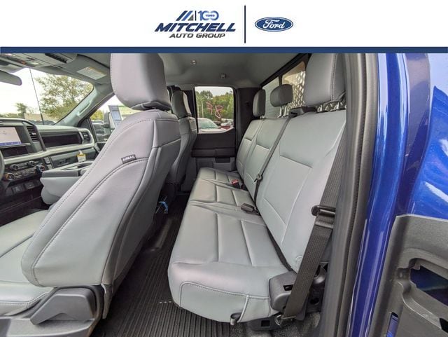 2026 Ford F-350 Super Duty Chassis Cab XL - Photo 25