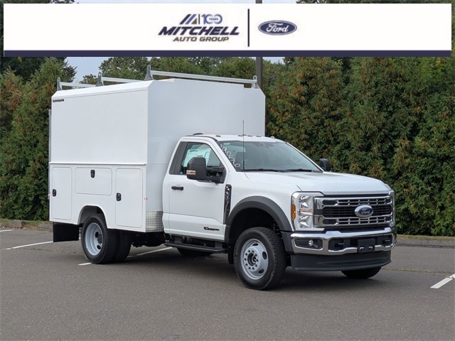 2025 Ford F-550 Chassis TRUCK 