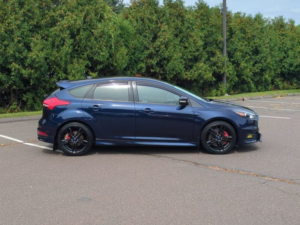 Certified 2017 Ford Focus Base Cars