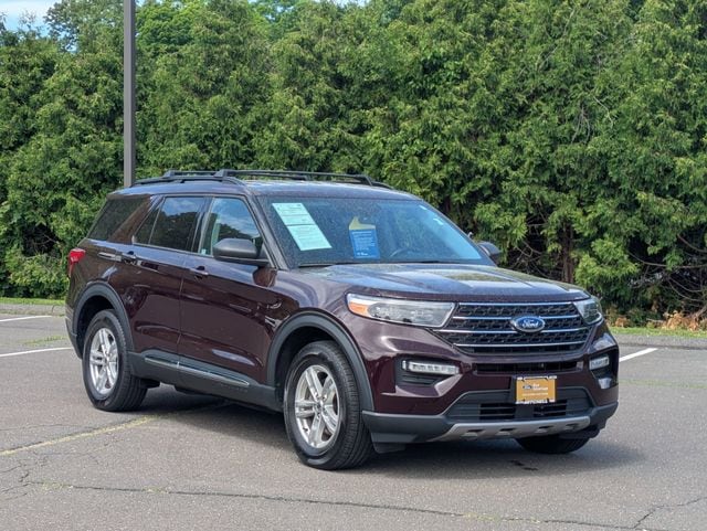 2022 Ford Explorer XLT 4WD's photo