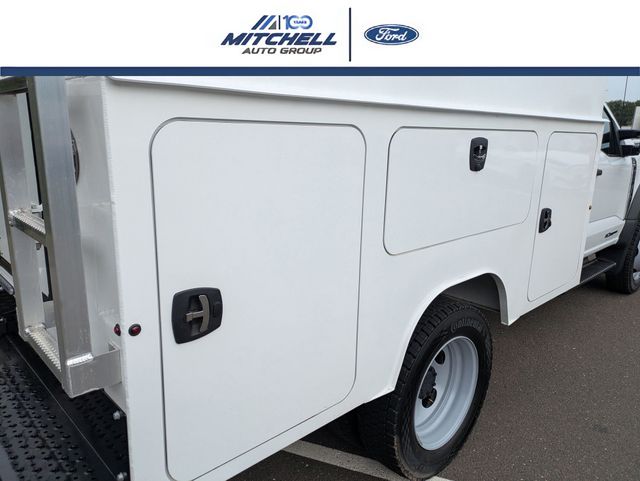 2025 Ford F-550 Super Duty Chassis Cab XL - Photo 26