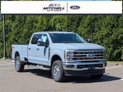 2025 Ford F-350 Lariat Super Duty Truck Crew Cab