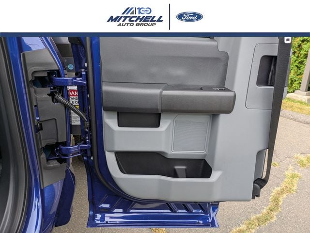 2026 Ford F-350 Super Duty Chassis Cab XL - Photo 24