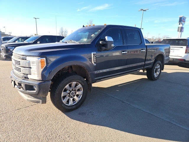 2019 Ford F-250 Super Duty Platinum's photo