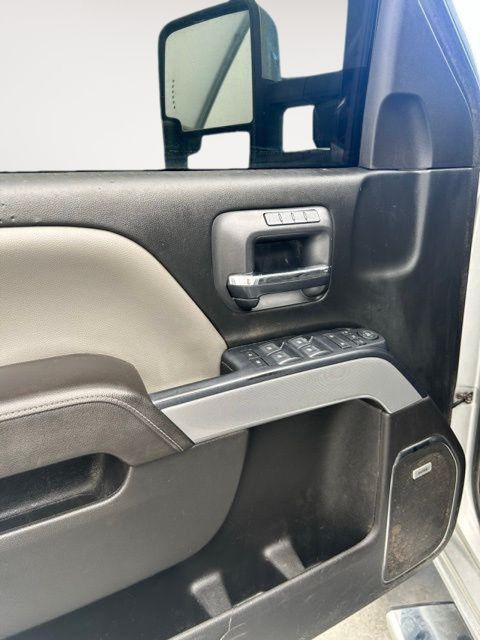2017 Chevrolet Silverado 2500HD LTZ - Photo 9