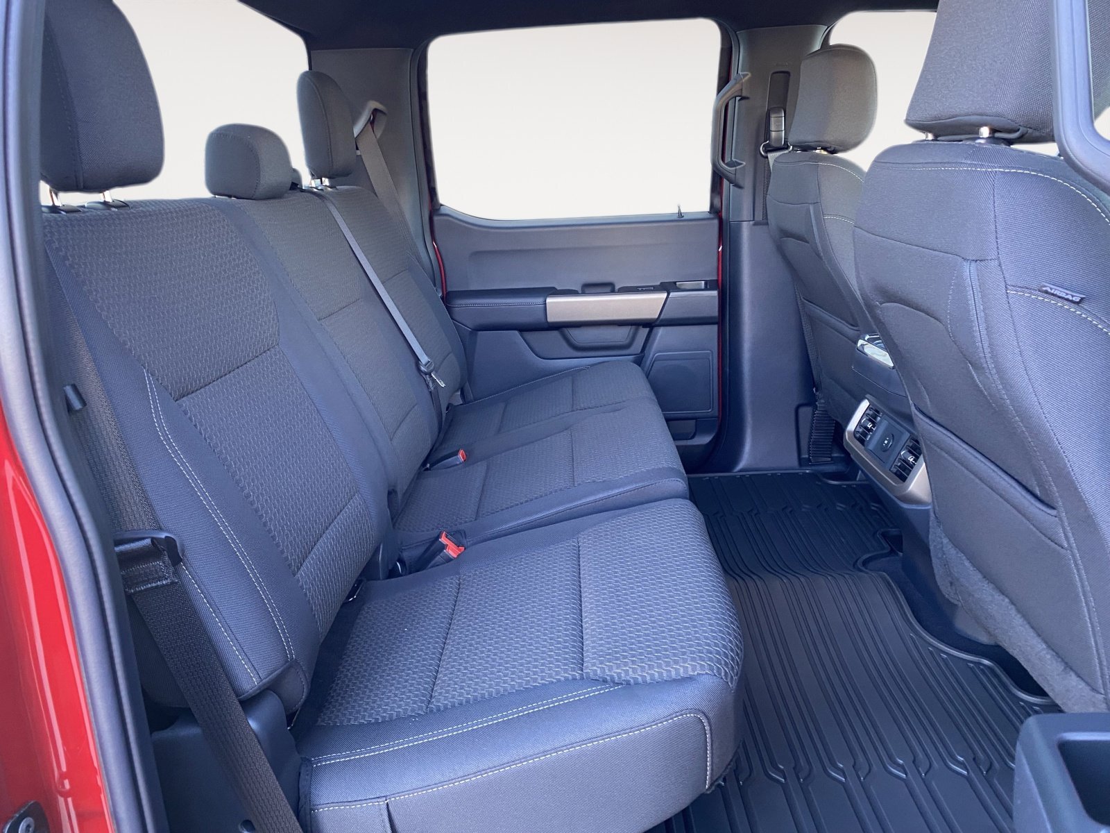 2025 Ford F-150 STX - Photo 13