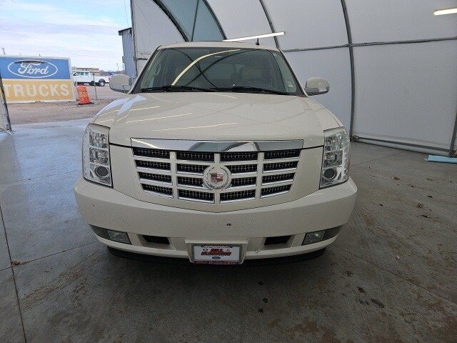 Used 2008 Cadillac Escalade  with VIN 1GYFK638X8R158999 for sale in North Platte, NE