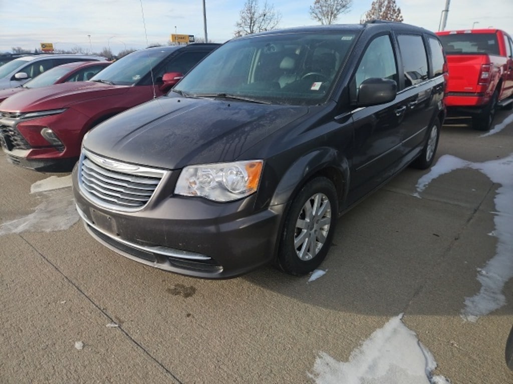 Used 2015 Chrysler Town & Country LX Minivan/Van