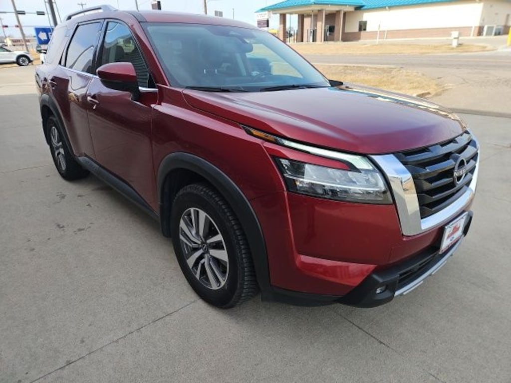 Used 2022 Nissan Pathfinder SL SUV