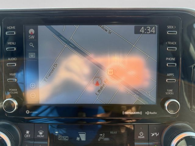 2021 Toyota Highlander XLE - Photo 19