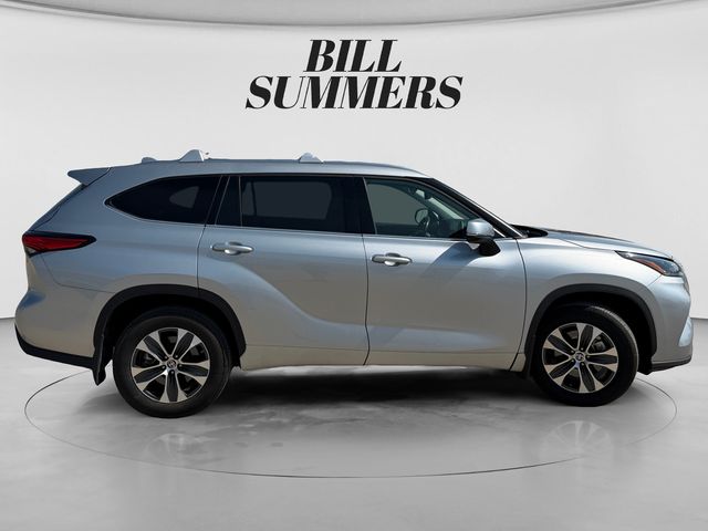 2021 Toyota Highlander XLE - Photo 6