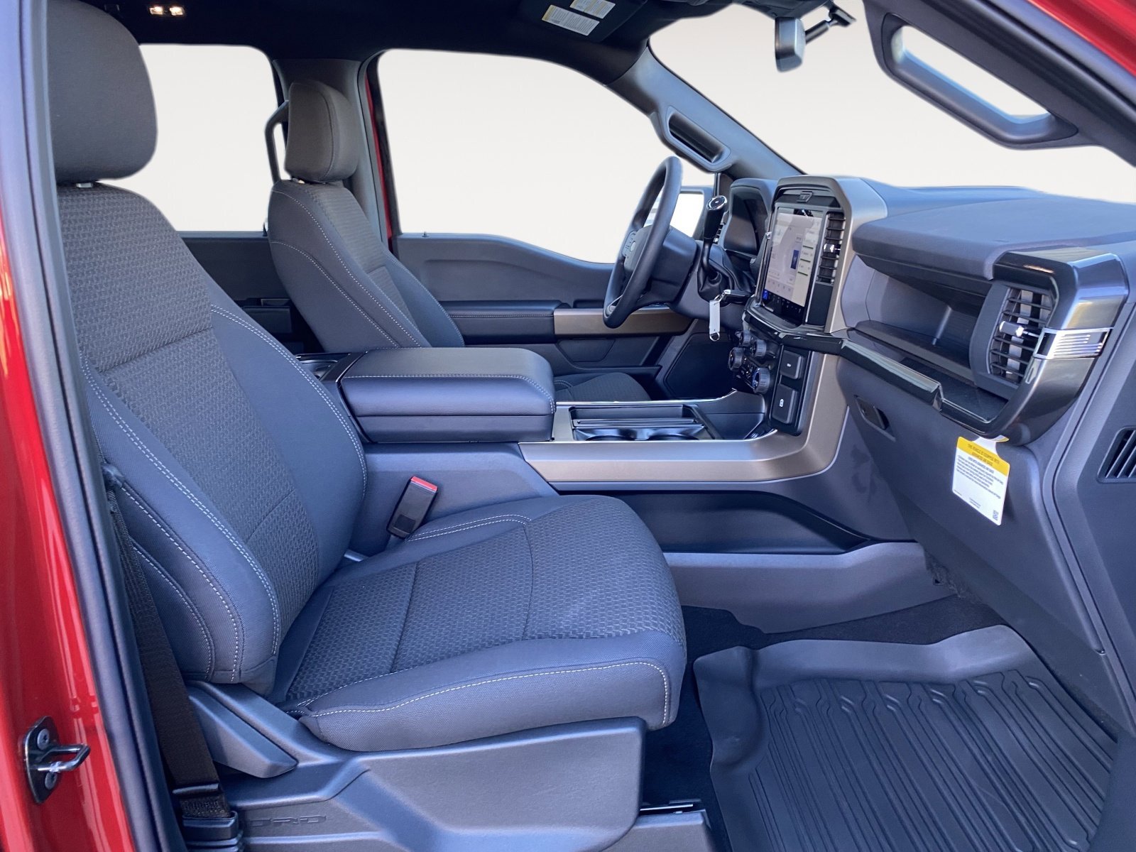 2025 Ford F-150 STX - Photo 14