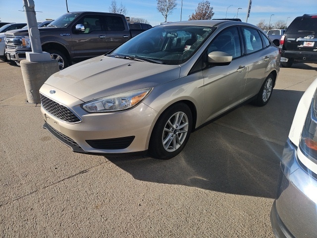 2018 Ford Focus SE's photo