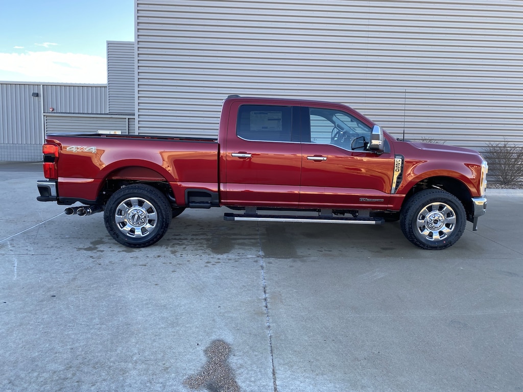 New 2026 Ford F-250 LARIAT Truck Crew Cab