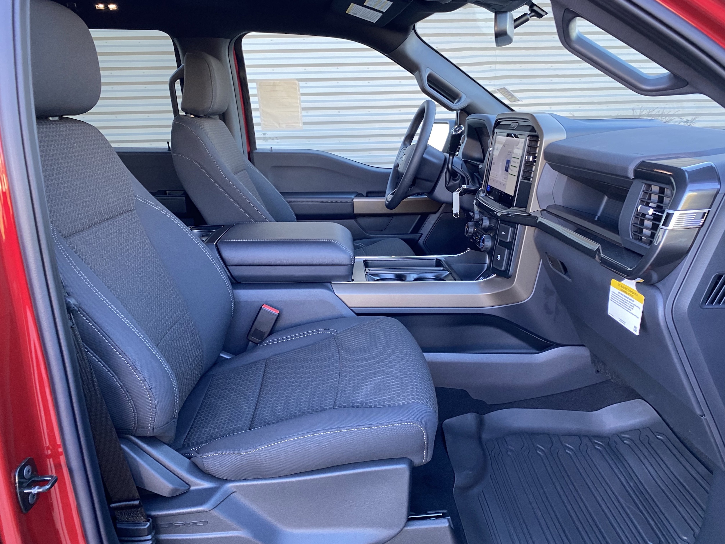 2025 Ford F-150 STX - Photo 14