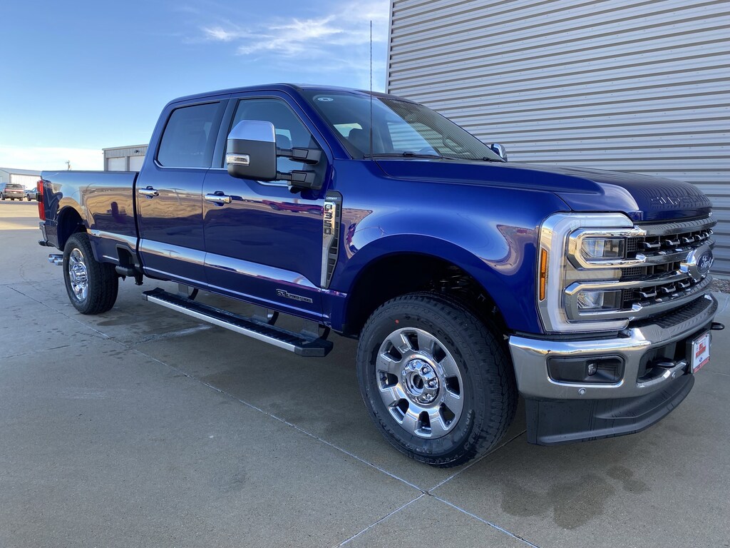 New 2026 Ford F-350 LARIAT Truck Crew Cab