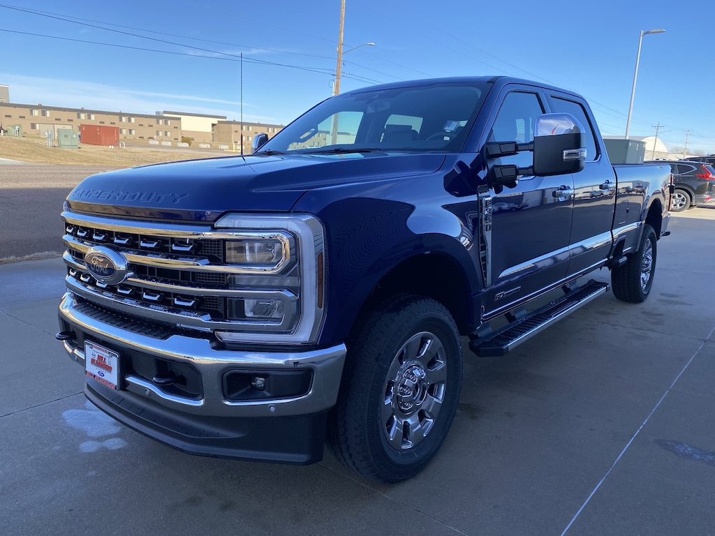 New 2026 Ford F-350 LARIAT Truck Crew Cab