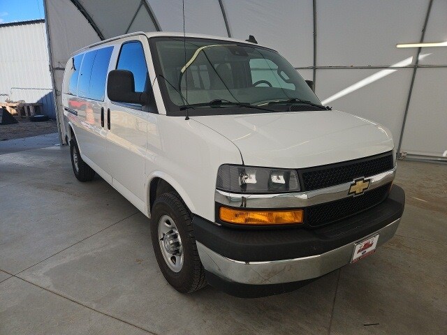 2019 Chevrolet Express 3500 LT photo 2