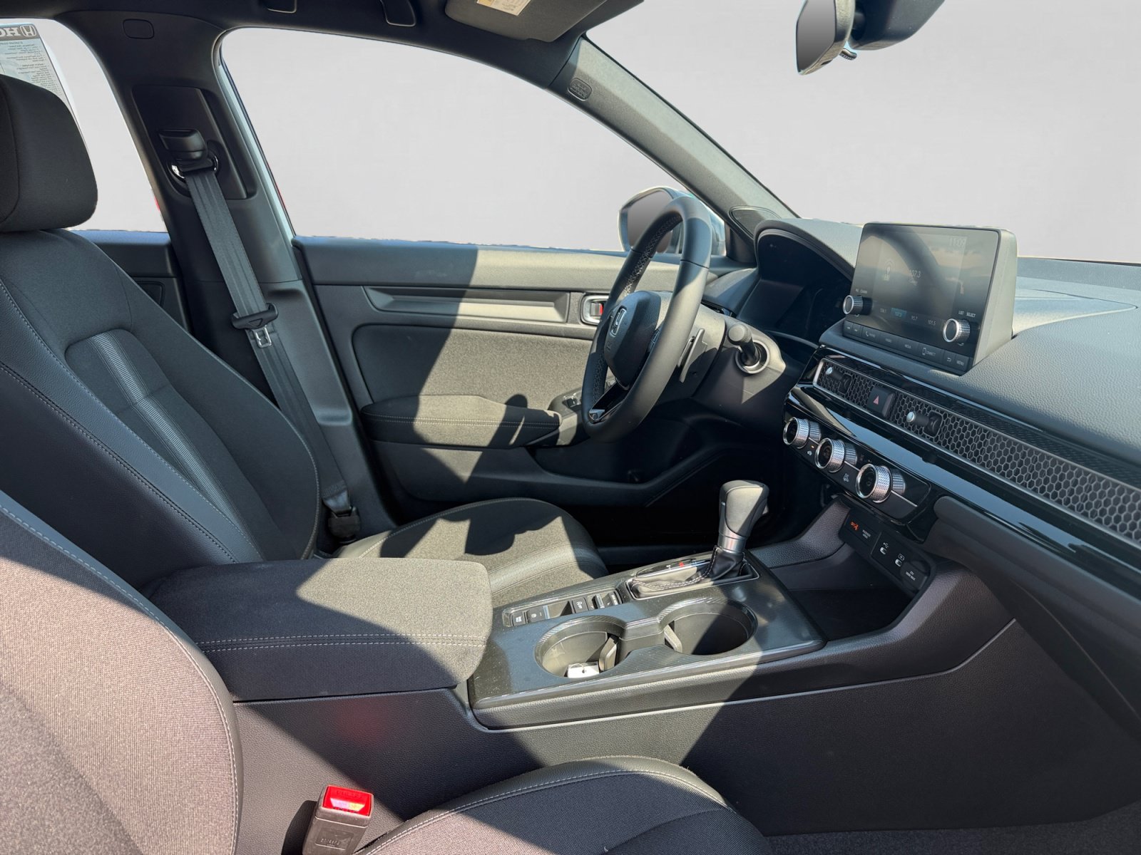 2026 Honda Civic Hatchback Sport - Photo 16