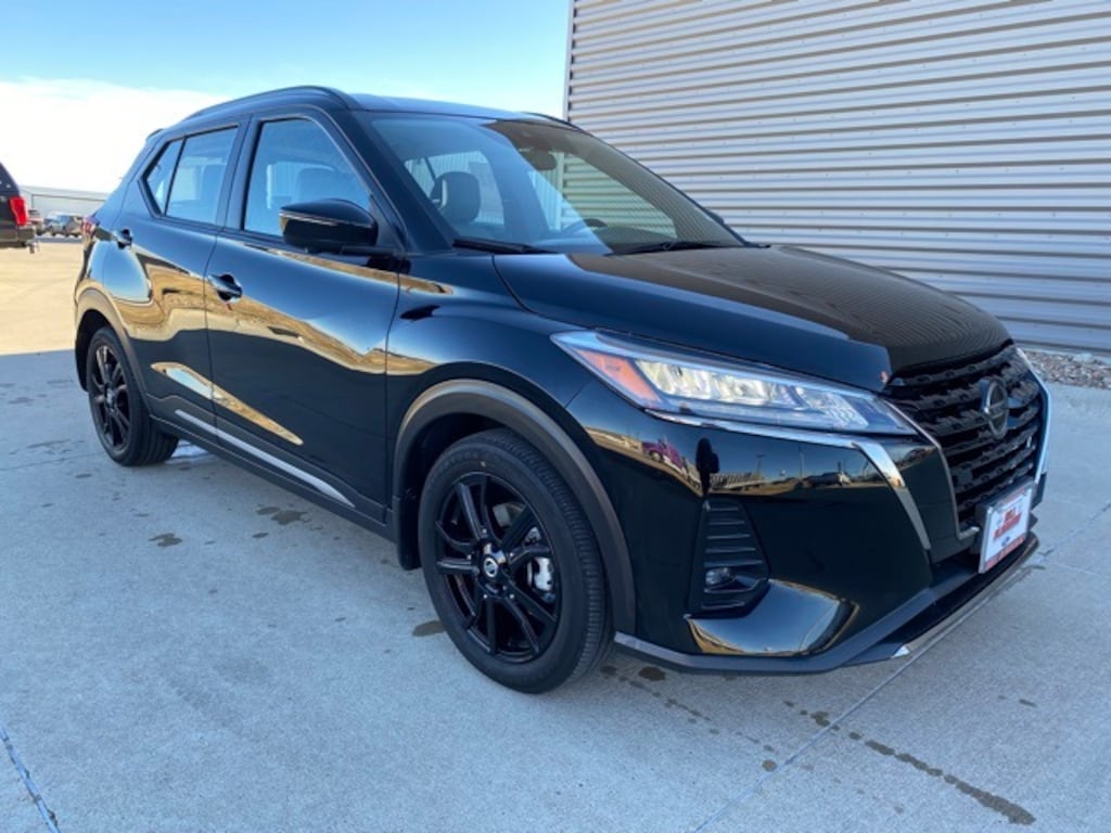 Used 2021 Nissan Kicks SR SUV
