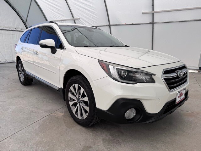 2018 Subaru Outback 3.6R Touring photo 3