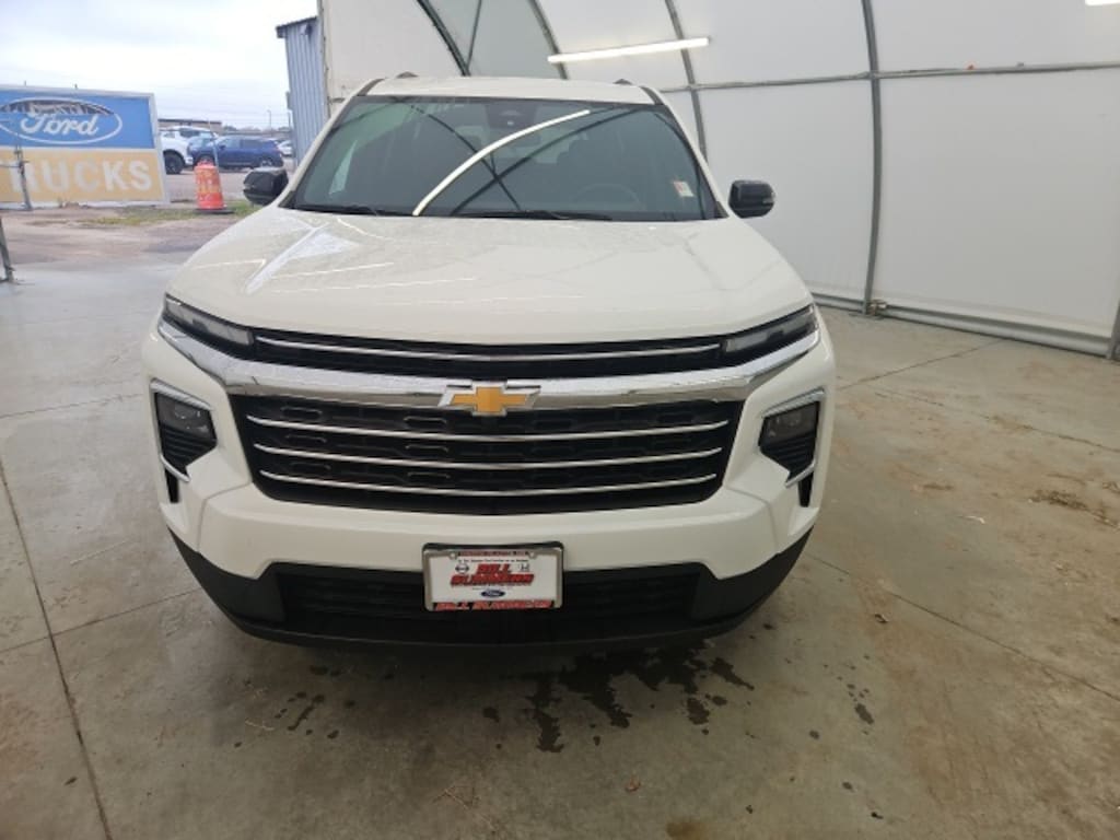 Used 2025 Chevrolet Traverse LT SUV