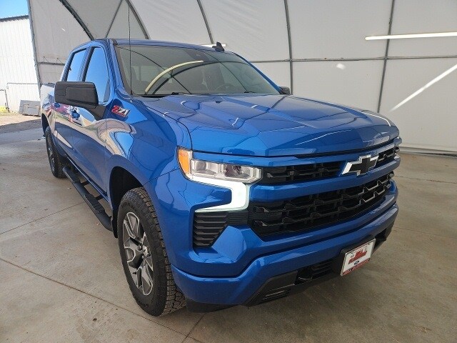 2023 Chevrolet Silverado 1500 RST photo 3