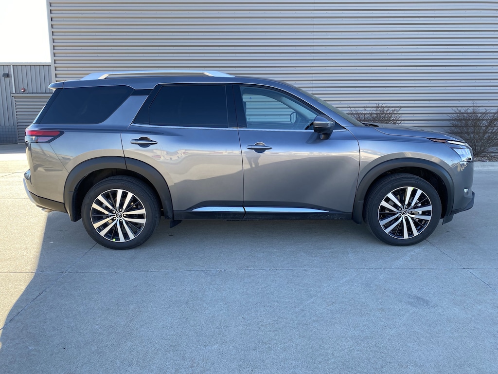 New 2025 Nissan Pathfinder Platinum Platinum 4WD