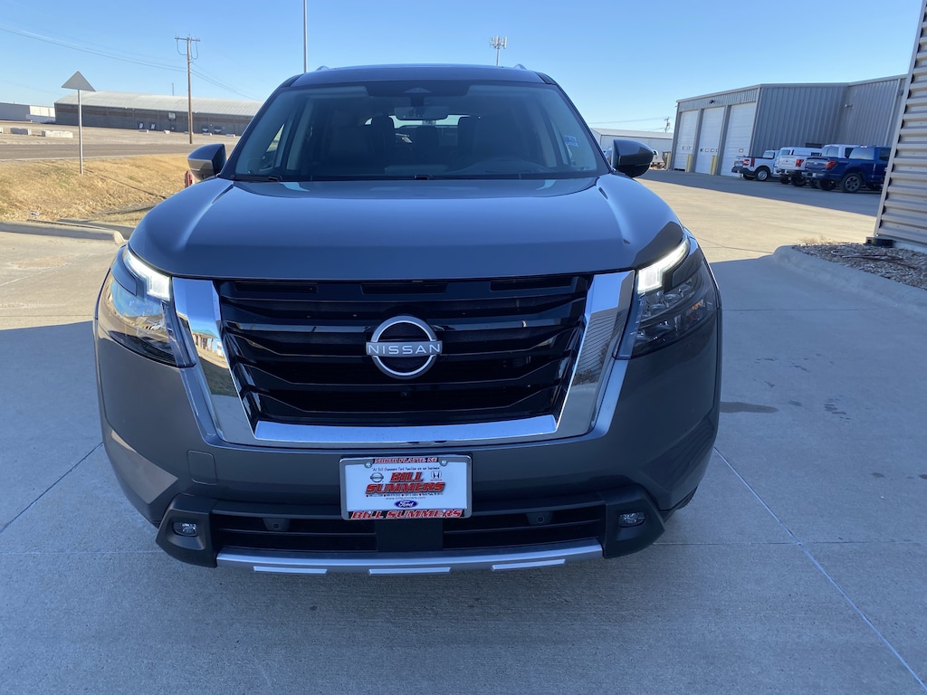 New 2025 Nissan Pathfinder Platinum Platinum 4WD