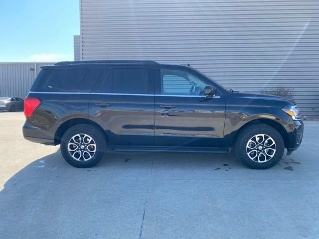 Used 2024 Ford Expedition XLT SUV